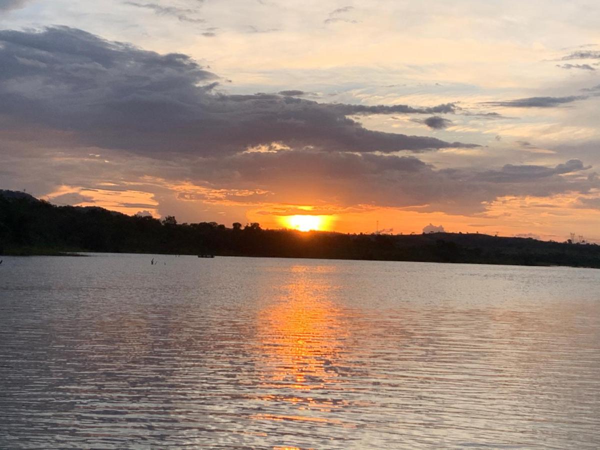 Chale Com Jacuzzi Vista Do Lago Alexania Экстерьер фото